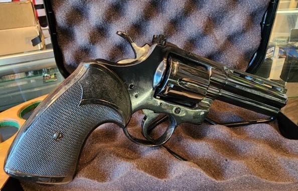 Colt Python .357MAG 6rd 4.0" B *EXCELLENT CONDITION* 95%